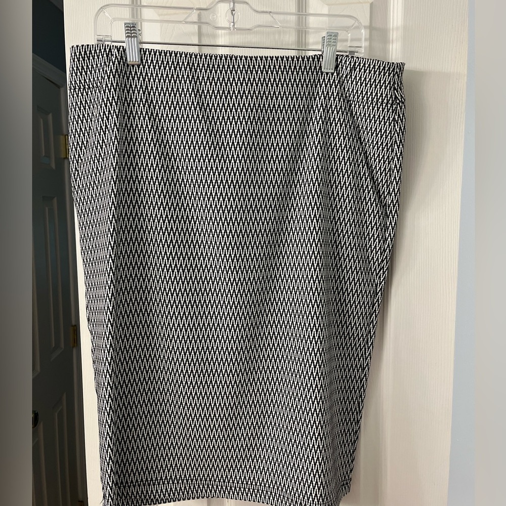 Soho Apparel Black/White Skirt
